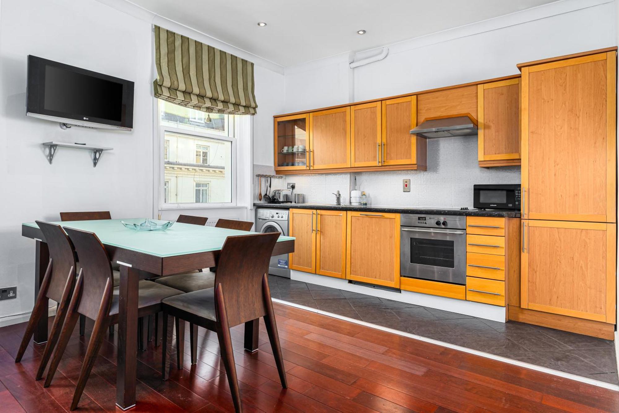 Bright & Spacious 2-bedroom In Paddington Hydepark Londra